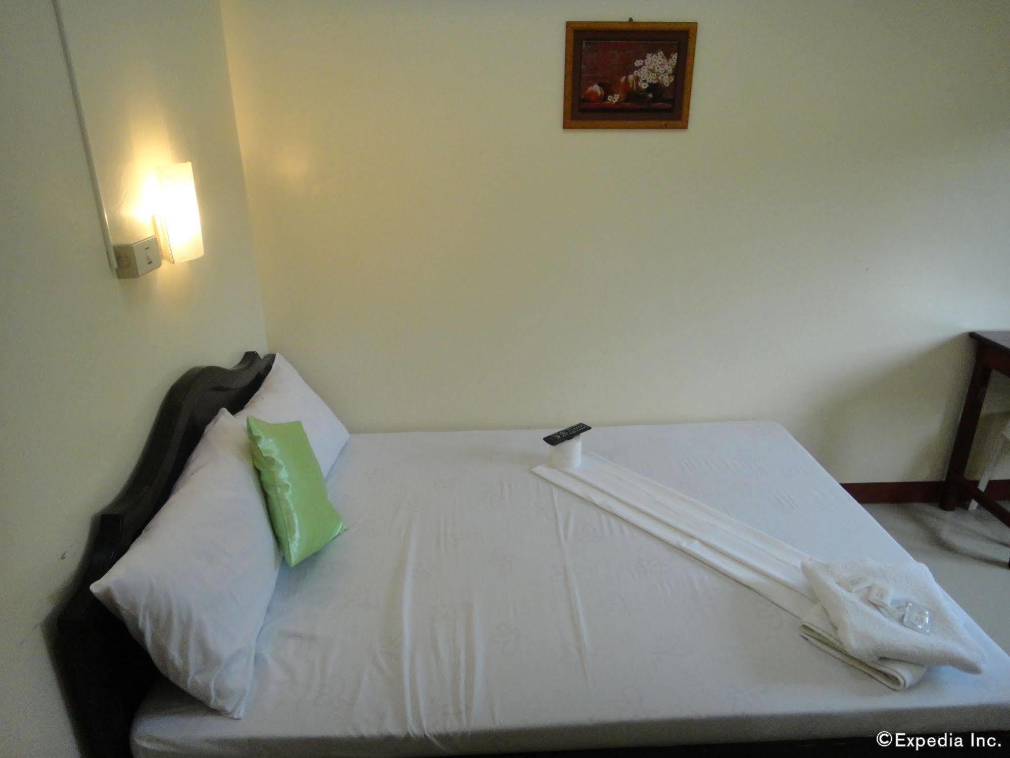 Amerson Pension Place Puerto Princesa Esterno foto